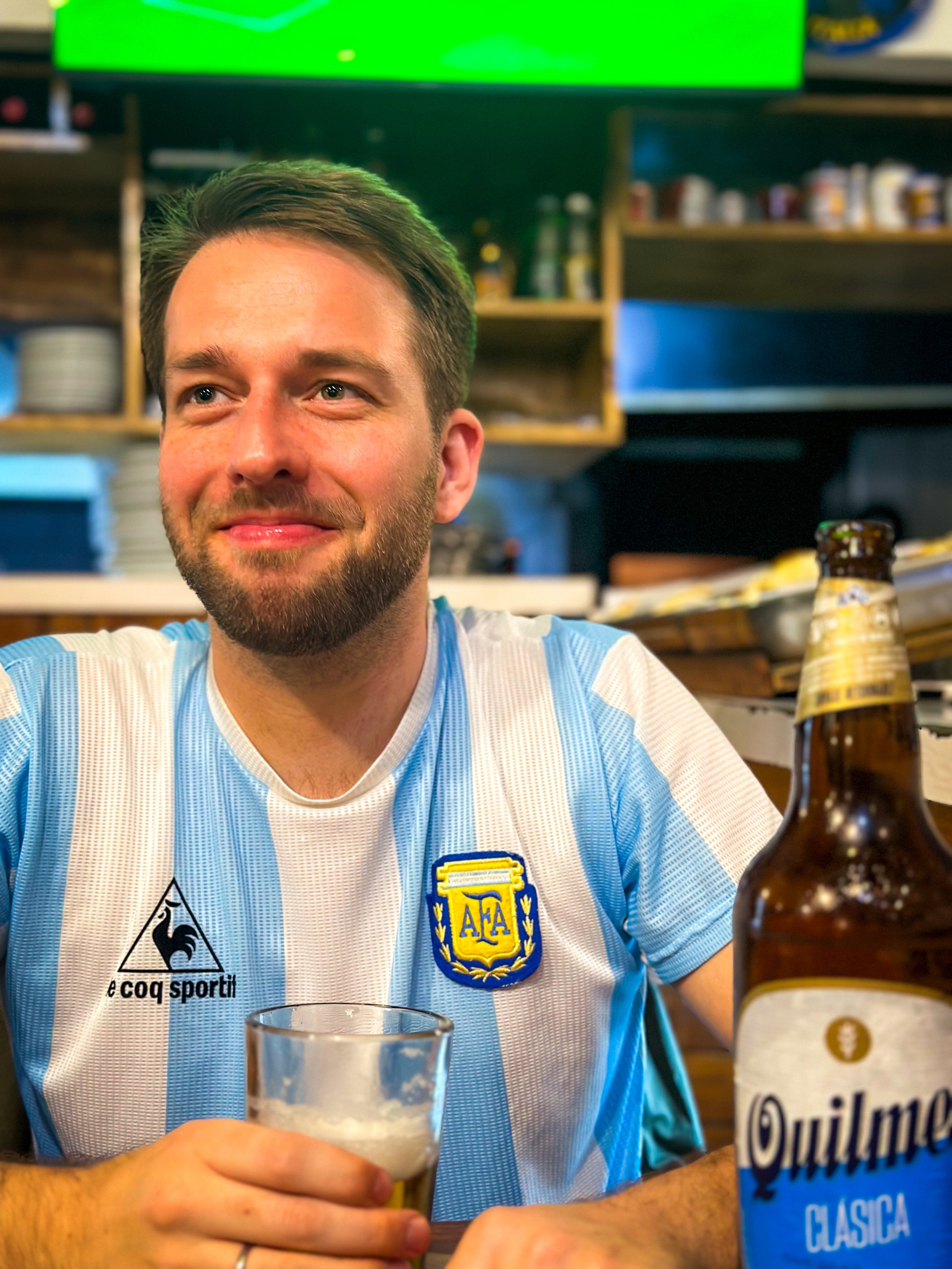 Buenos Aires matchday previa with choripán and beer