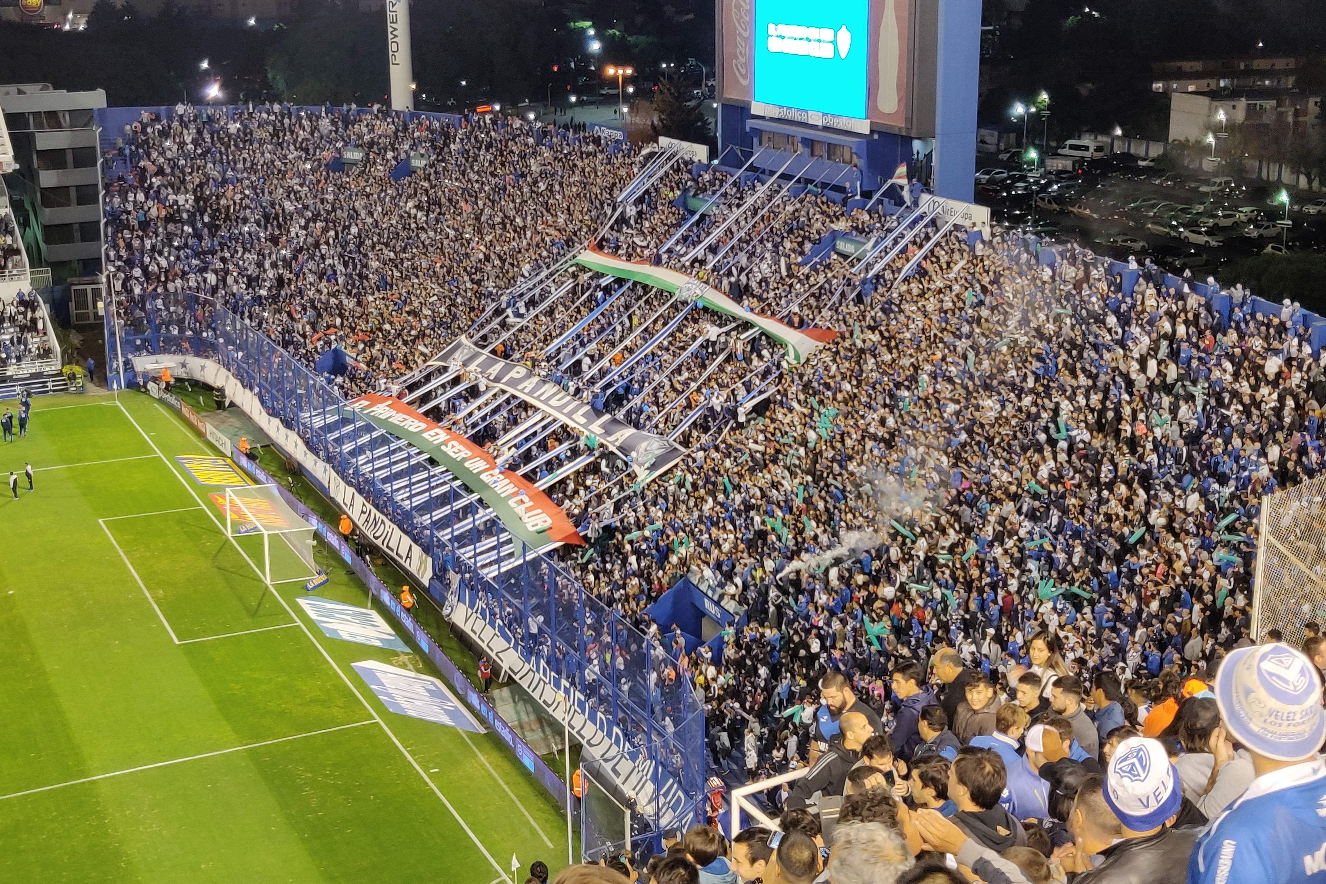 Vélez Sarsfield matchday atmosphere at El Fortín stadium